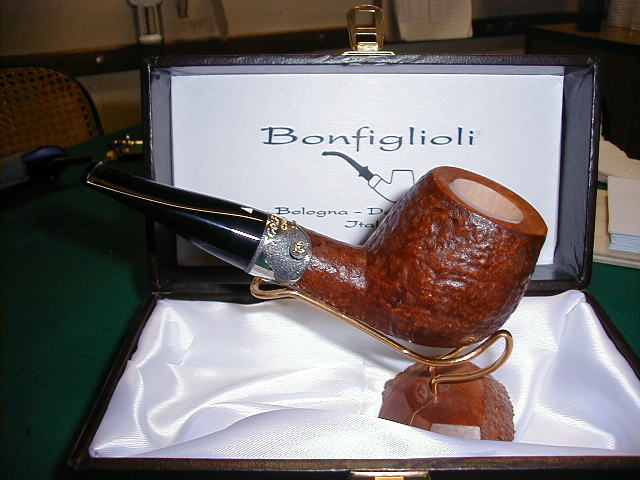 Super pipe for the 4Golf tournament of Chicago(14 to 16 may 2004)only for pipe and cigar smokers...