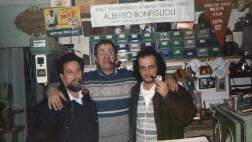 Photo in my laboratory with Mr Guidi and his salesman...